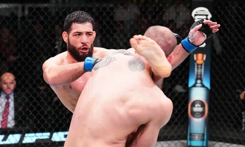 UFC Vegas 85: Nassourdine Imavov giành chiến thắng áp đảo trước Roman Dolidze, nuôi hy vọng tranh đai vô địch