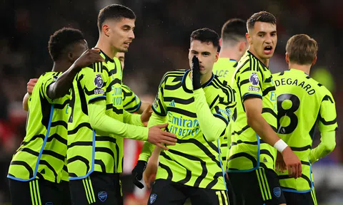 Thỏa sức bắn phá, Arsenal tạo ra 'cơn mưa bàn thắng' tại vòng 27 Ngoại hạng Anh