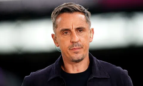 Gary Neville sửng sốt trước chiến thuật của HLV Mikel Arteta trong trận đại chiến với Man City