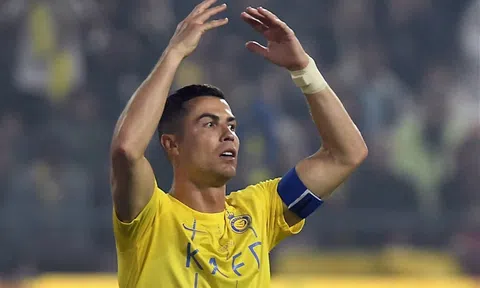 Vừa ghi 2 bàn, Ronaldo lại nhận tin cực buồn tại Al Nassr