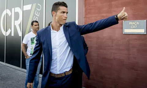 Rực sáng tại Al Nassr, Ronaldo được nhà vô địch nước Đức chọn chiêu mộ