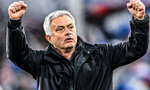 HLV Mourinho đồng ý ký hợp đồng 2 năm với Fenerbahce