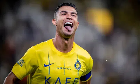 Ronaldo đoạt giải thưởng tại Ả Rập, được vinh danh số 1 lịch sử