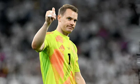 Manuel Neuer đi vào lịch sử trong ngày ĐT Đức đại thắng Scotland