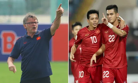 Tin bóng đá trong nước 12/10: HLV Troussier 'vỡ mộng' ở AFF Cup; ĐT Việt Nam nhận trái đắng từ FIFA?