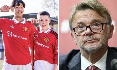 Cầu thủ gốc Việt của Man United gây sốt: Đồng đội con trai Rooney, vị trí ĐT Việt Nam đang tìm kiếm