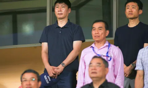 Hoàng Đức báo tin sét đánh trước ngày rời Viettel FC, trụ cột ĐT Việt Nam bị HLV Kim Sang-sik gạch tên?