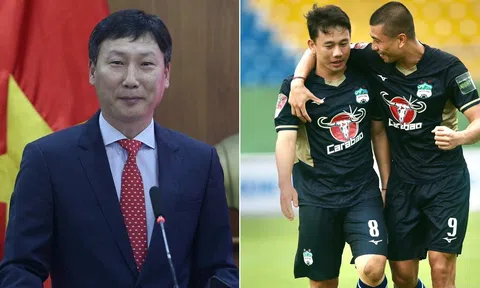 Trụ cột HAGL nhận trái đắng, HLV Kim Sang-sik bị chỉ trích vì quyết định gây tranh cãi ở ĐT Việt Nam