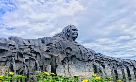 Bài hát “Đất Nước” - Khúc Tráng Ca tri ân người mẹ Tổ quốc