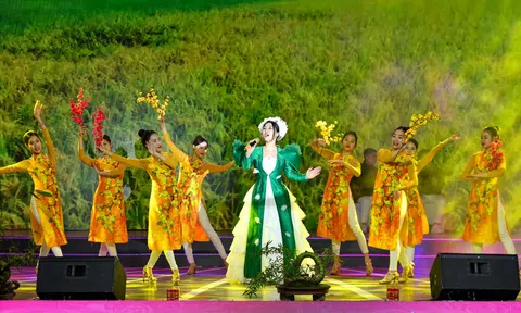 NSƯT Hương Giang làm mới tình khúc “Mùa Xuân Làng Lúa Làng Hoa” của nhạc sỹ Ngọc Khuê