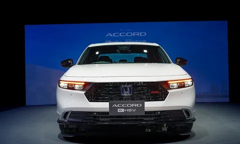 Toyota Camry ‘khóc thét’ trước đối thủ Honda Accord 2024 sắp bán tại Việt Nam