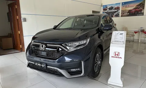 Honda CR-V 2024 chuẩn bị ra mắt: Đại lý ‘xả kho’ giảm 200 triệu với CR-V đời cũ, giá siêu ‘mềm’