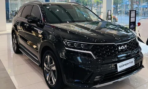 'Hủy diệt' Hyundai Santa Fe, Kia Sorento giảm giá kỷ lục, rẻ top đầu phân khúc