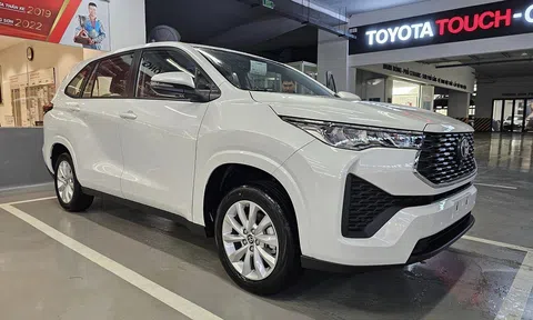 Đại lý bán Toyota Innova Cross ‘kèm lạc’ 50 triệu đồng, khách Việt liệu có ‘quay xe’?