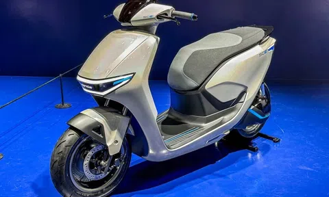 Cận cảnh mẫu xe máy điện mới của Honda: Thiết kế đẹp như Lead, sang trọng không thua kém SH