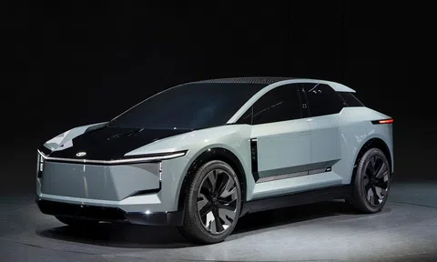 Toyota ra mắt mẫu SUV điện ngang cỡ VinFast VF 8: Thiết kế sang trọng, nội thất 4 màn hình cong