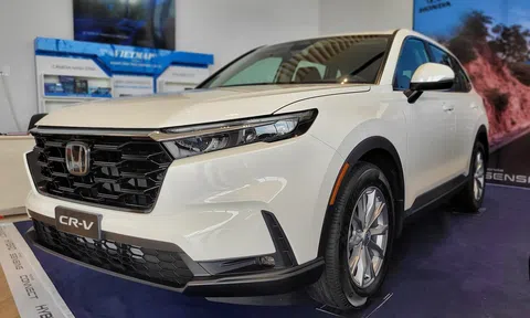 Honda CR-V 2024 ‘hạ nhiệt’, giảm giá tại đại lý: Riêng bản e:HEV RS nhập khẩu vẫn khan hàng