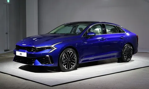 Chi tiết KIA K5 2024 vừa ra mắt: Tuyệt phẩm trong phân khúc D, ‘ăn đứt’ Camry và Accord về thiết kế