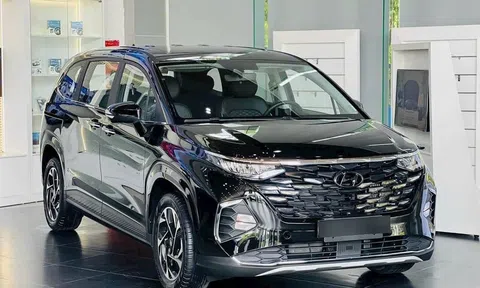 ‘Kẻ gõ đầu’ Toyota Innova Cross giảm giá mạnh tại đại lý: Hút khách nhờ giá rẻ áp đảo Kia Carnival