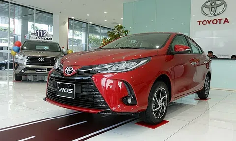 Đại lý đồng loạt ‘xả kho’ xe Toyota tháng 12: Giá xe Toyota Vios cực rẻ, Yaris Cross siêu hấp dẫn