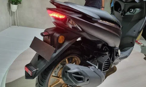 Sẵn sàng ‘đốn ngã’ Honda Air Blade, ‘tân binh’ xe tay ga Yamaha đã về đại lý giá 39,9 triệu đồng, có phanh ABS