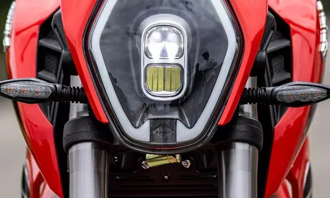 Ra mắt mẫu xe máy cực xịn giá 38,8 triệu đồng khiến dân tình xôn xao, thiết kế như mô tô phân khối lớn