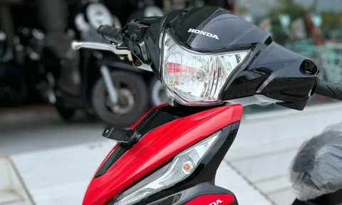 ‘Ông hoàng xe số’ Honda về đại lý giá 28,5 triệu đồng, đẹp như RSX, thế chân Future và Wave Alpha