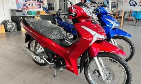 Tin xe máy hot 1/4: ‘Hoàng đế’ xe số Honda vừa ra mắt đã về đại lý: Giá 35 triệu đồng, đẹp như Future