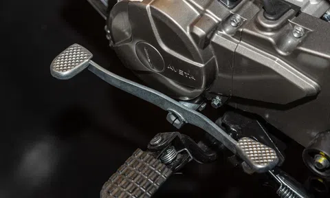 Tin xe máy hot 12/4: Đại chiến Honda Future, ‘tân binh’ xe số đẹp như Yamaha PG-1 đã về đại lý, giá rẻ