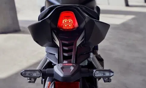 Honda ra mắt ‘vua côn tay’ cửa trên Honda Winner X và Exciter: Trang bị xịn nhất phân khúc, giá mềm