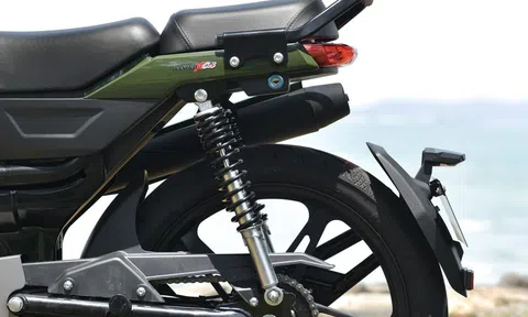 Tin xe hot cuối tuần: ‘Vua xe số’ 115cc chính thức ra mắt giá 25 triệu đồng, áp đảo Wave Alpha và RSX