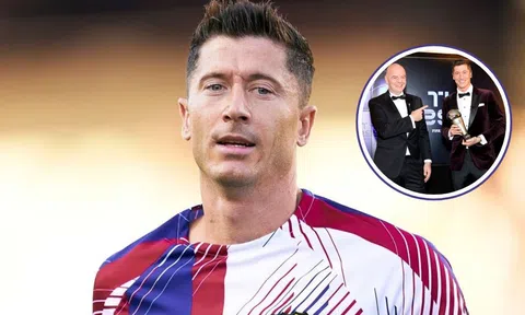 Đại diện FIFA đích thân lên tiếng, Lewandowski rời Barca?