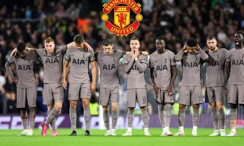 Tottenham làm ngơ với cúp, fan MU vui như được mùa