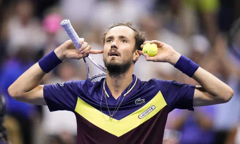 Daniil Medvedev: 'Muốn thắng Djokovic phải chơi tốt gấp 10 lần'
