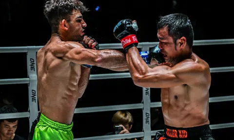 ONE Friday Fights 32: Siasarani bất ngờ đánh bại Sitthichai, Kompet và Kongchai tạo nên trận đấu 3 hiệp kịch tính