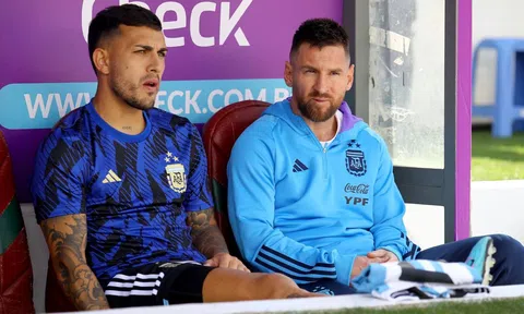 Không thi đấu, Messi đảm nhận vai trò mới không ai ngờ ở tuyển Argentina