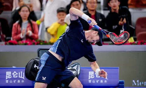 Thêm một màn đập vợt, đến lượt cựu số 1 thế giới 'trút giận' tại China Open 2023