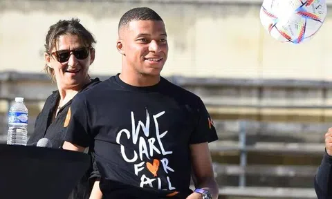 Để đến Real, Mbappe đành phải 'phũ' với mẹ
