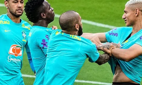 Chưa thể hiện được nhiều, Neymar và Vinicius Jr đã khiến fan lắc đầu ngao ngán