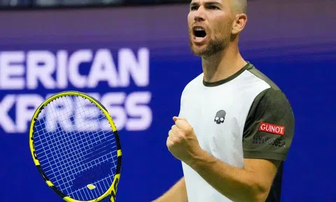 Tay vợt số 1 Pháp gặp chuyện "dở khóc dở cười" trước thềm ATP Stockholm