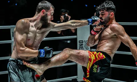 ONE Friday Fights 37: Antar Kacem thể hiện đẳng cấp vượt trội trước Rafi Bohic trong trận đấu tâm điểm