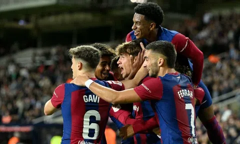 Chạy đà cho El Clasico, Barca phả hơi nóng vào Real nơi đỉnh bảng