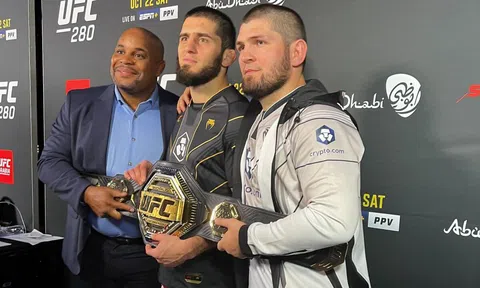 Khabib Nurmagomedov chúc mừng "truyền nhân" sau thắng lợi tại UFC 294