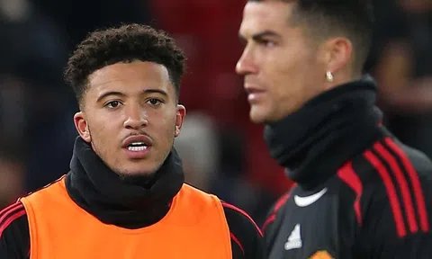 Chung kết cục với Ronaldo, rõ động thái của Sancho khi nhận phán quyết từ MU