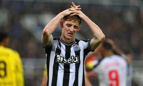 Newcastle thất thủ ngay trên sân nhà, Dortmund định nghĩa lại 'bảng tử thần'