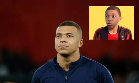 Xử đẹp 'tình đầu', Mbappe nhận luôn vinh dự lớn nhất từ chuyên gia