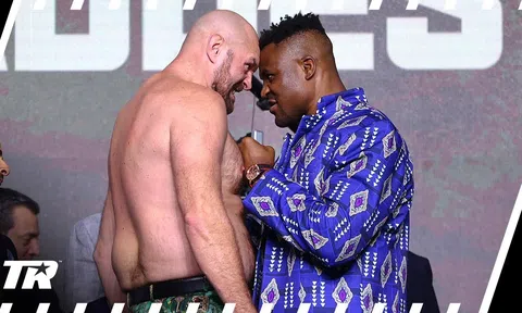 Tyson Fury và Francis Ngannou đấu body trước đại chiến