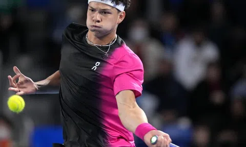 Kết quả tennis 30/10: Hoàng Nam, Shelton dừng cuộc chơi, Sabalenka hạ đẹp đối thủ
