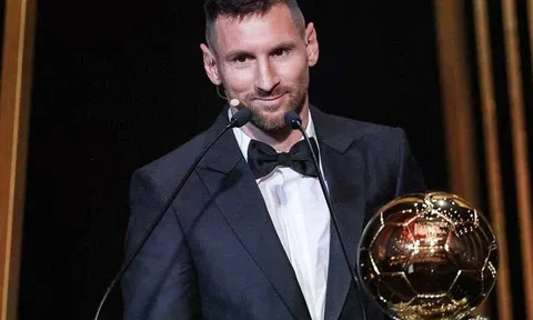 Giành Quả bóng Vàng thứ 8, Messi được vinh danh theo cách độc nhất vô nhị