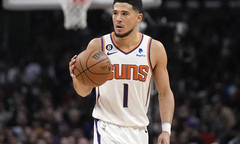 Devin Booker quyết tâm trở lại sau chuỗi trận thất vọng của đội nhà.